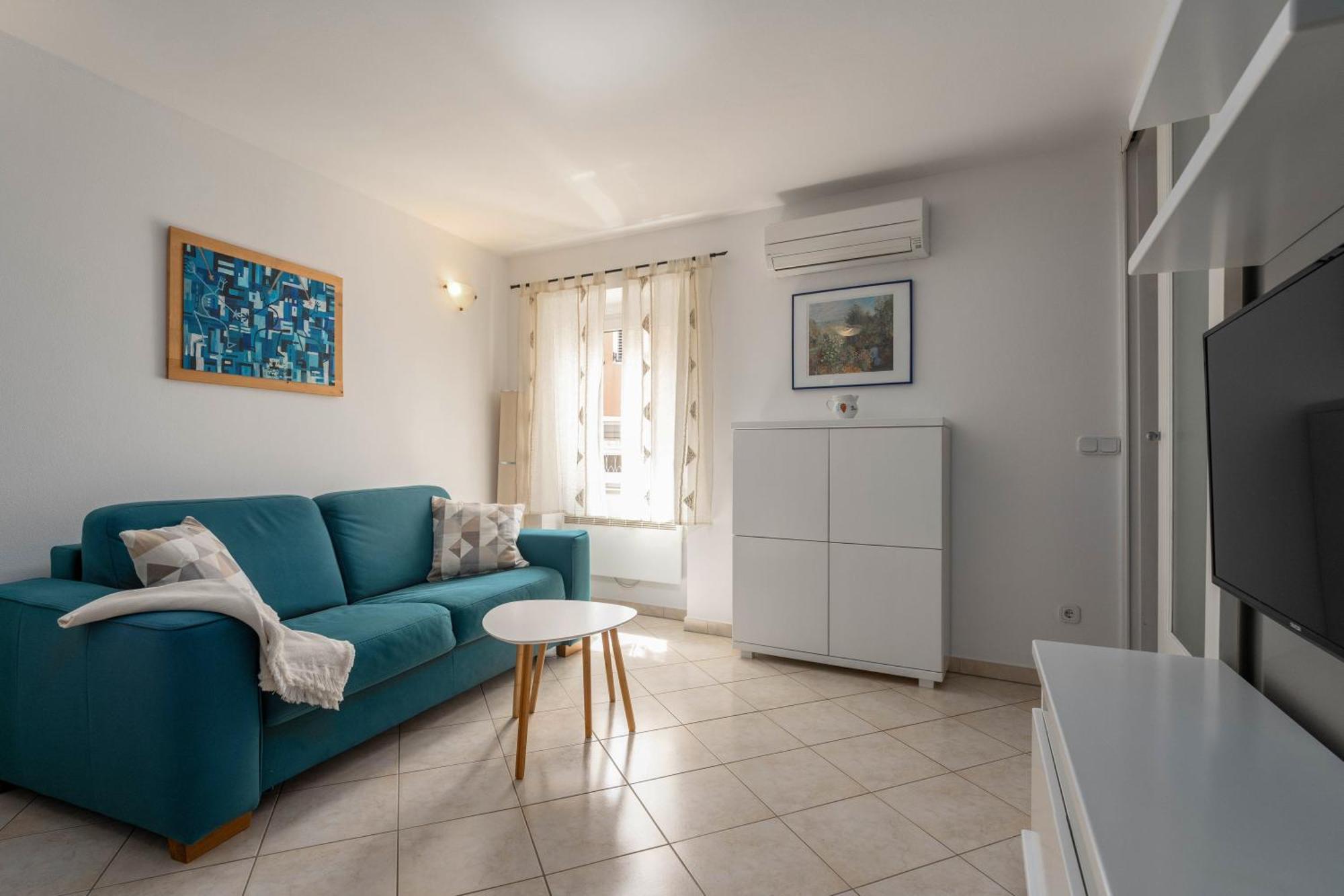 Degrassi Square Apartments (Adults Only) Върсар Екстериор снимка